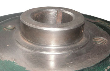 flywheel for radial sealing