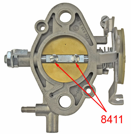 Picture: Detail of the mounting place at the carburettor BVF 40F, Srew for throttle valve mounted at the bottom case.