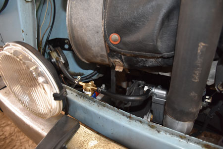 Picture: Mounted elektrical fuel vave for example at one of our customers cars.<br>The picture only dispaly the mounting position. All other parts except the elektrical fuel valve itself are not part of this offer!