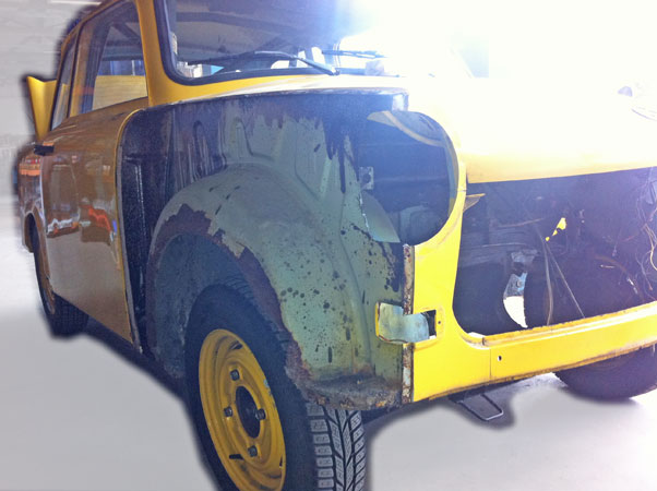 Condition before restoration, start of dismantling. The first visible rust spots can be seen.