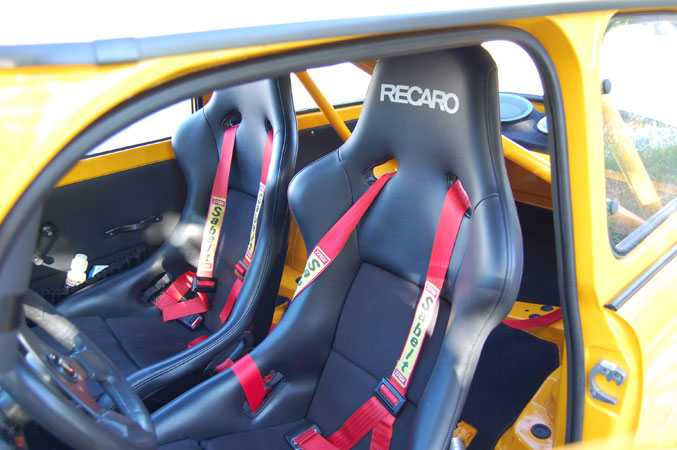 Condition after restoration. View of the interior. The RECARO bucket seats combine sportiness with elegance.