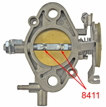 Abbildung: Detail zum Montageort am Vergaser BVF 40F, Befestigungsschraube Drosselklappe.